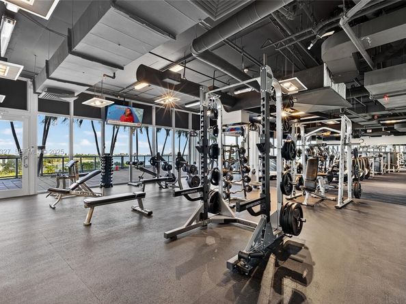 601 NE 36th St 1101, Miami FL 33137