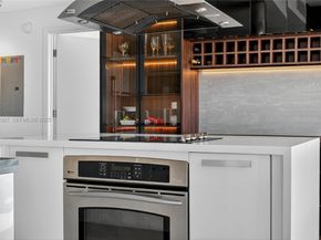 601 NE 36th St 1101, Miami FL 33137