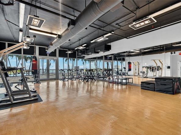 601 NE 36th St 1101, Miami FL 33137