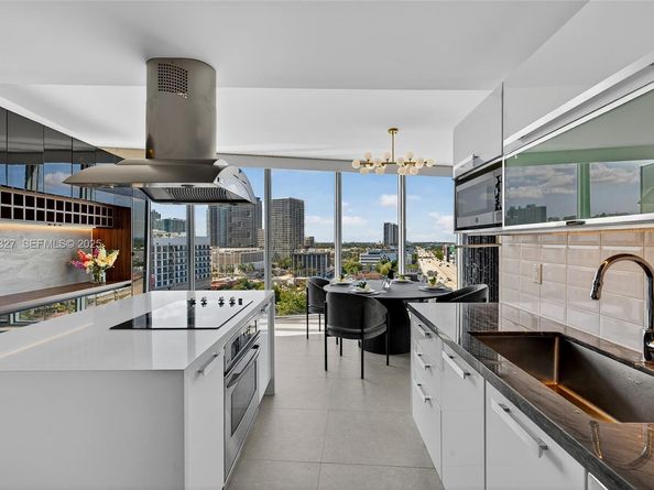 601 NE 36th St 1101, Miami FL 33137