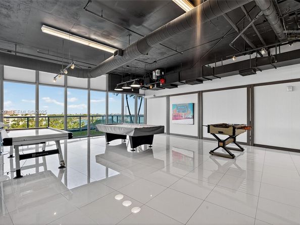 601 NE 36th St 1101, Miami FL 33137