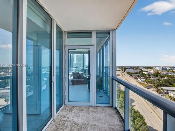 601 NE 36th St 1101, Miami FL 33137