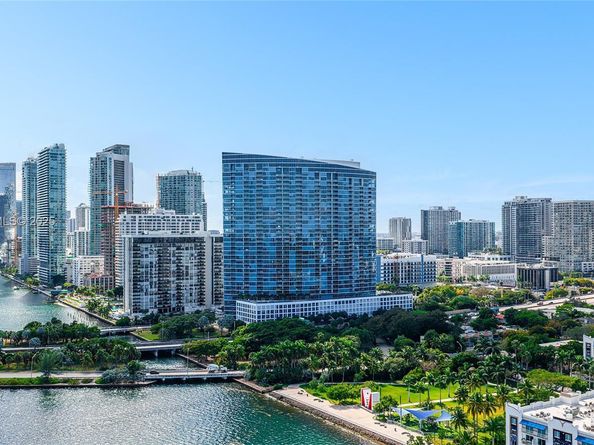 601 NE 36th St 1101, Miami FL 33137