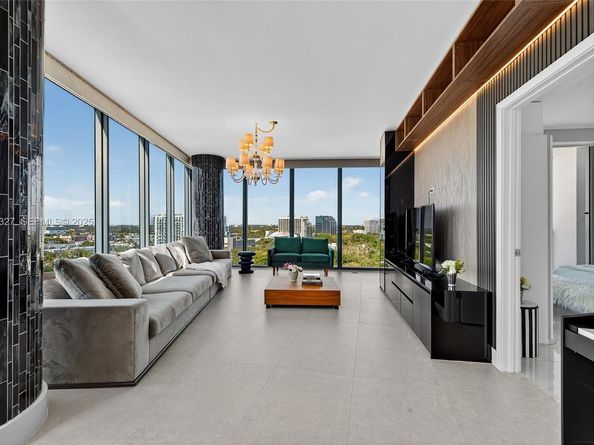 601 NE 36th St 1101, Miami FL 33137