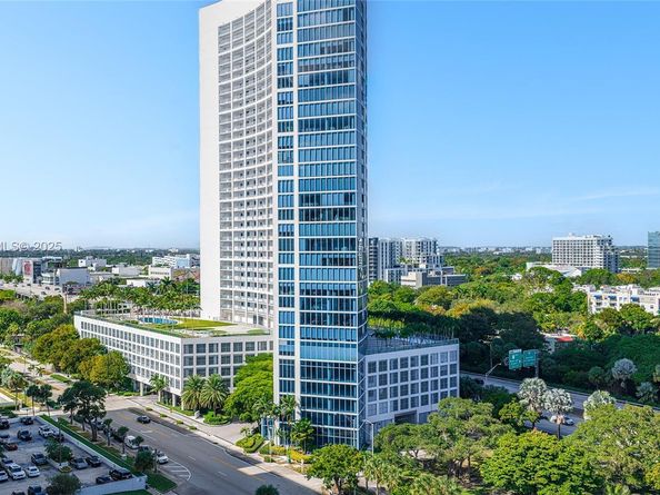 601 NE 36th St 1101, Miami FL 33137