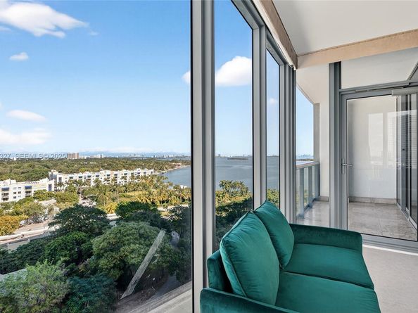 601 NE 36th St 1101, Miami FL 33137