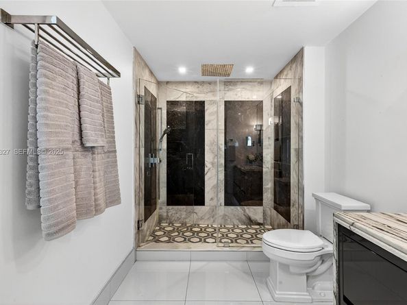 601 NE 36th St 1101, Miami FL 33137