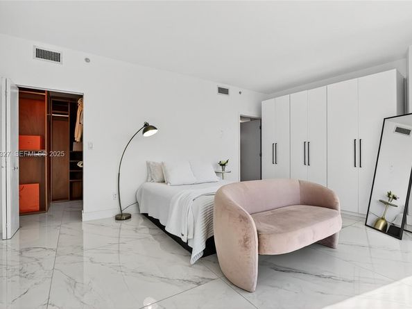 601 NE 36th St 1101, Miami FL 33137