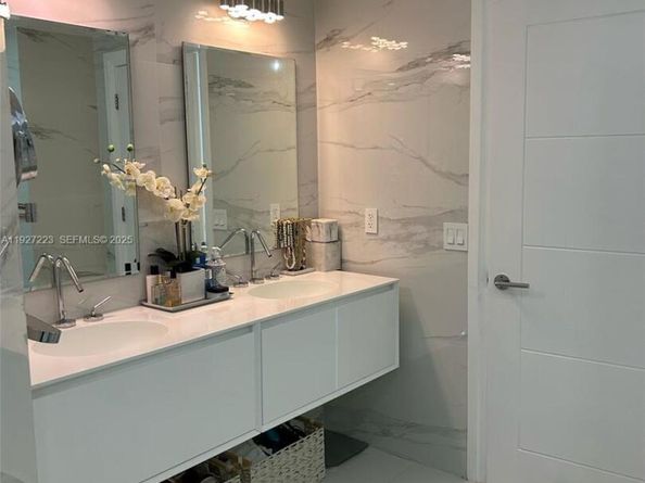 17555 Atlantic Blvd 1001, Sunny Isles Beach FL 33160