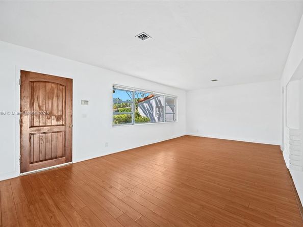 10635 NE 11 Ct, Miami Shores FL 33138