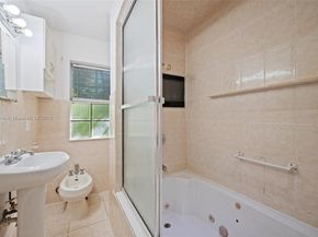 10635 NE 11 Ct, Miami Shores FL 33138
