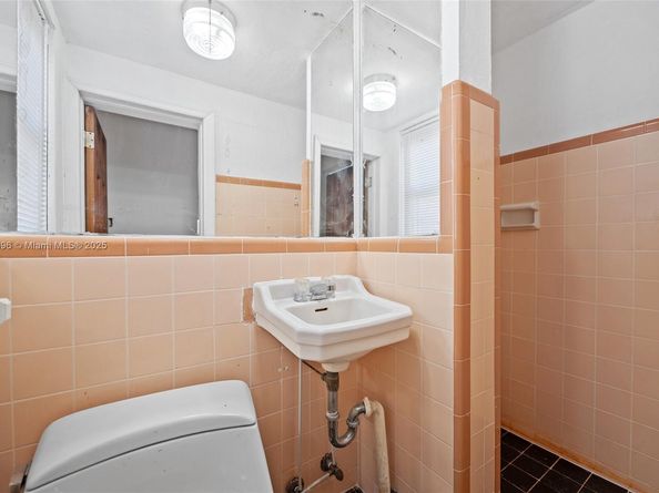 10635 NE 11 Ct, Miami Shores FL 33138