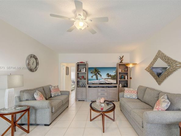 800 SW 11th Ave 9A, Hallandale Beach FL 33009