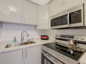 800 SW 11th Ave 9A, Hallandale Beach FL 33009