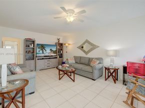 800 SW 11th Ave 9A, Hallandale Beach FL 33009