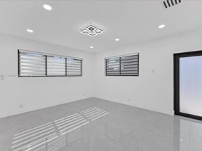 19511 NE 18th Pl, Miami FL 33179