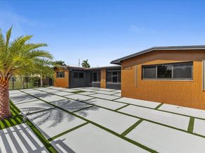 19511 NE 18th Pl, Miami FL 33179