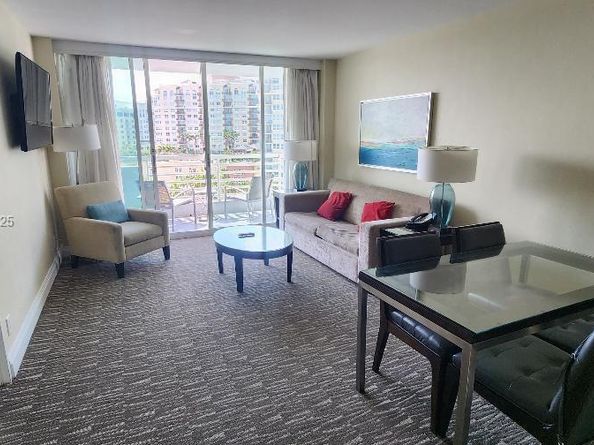 Undisclosed Address #A11726402, Fort Lauderdale FL 33304