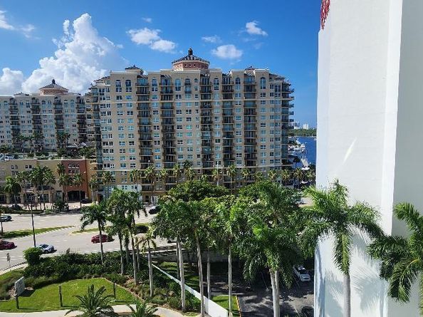 Undisclosed Address #A11726402, Fort Lauderdale FL 33304