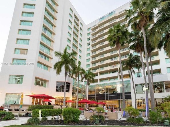 Undisclosed Address #A11726402, Fort Lauderdale FL 33304