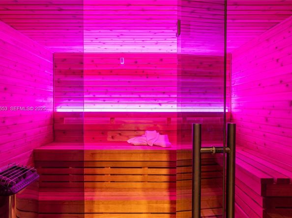 6080 SW 104th St, Pinecrest FL 33156