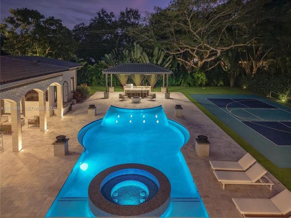 6080 SW 104th St, Pinecrest FL 33156