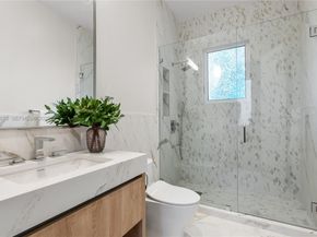 6080 SW 104th St, Pinecrest FL 33156