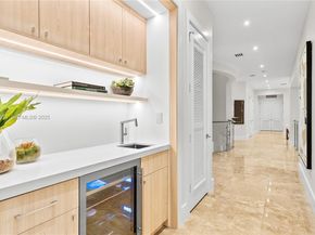 6080 SW 104th St, Pinecrest FL 33156