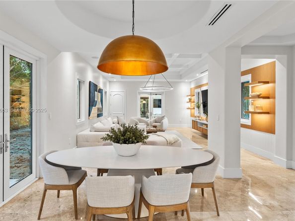 6080 SW 104th St, Pinecrest FL 33156