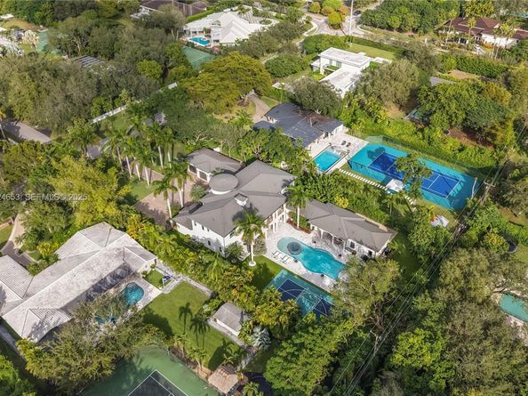 6080 SW 104th St, Pinecrest FL 33156