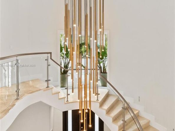 6080 SW 104th St, Pinecrest FL 33156