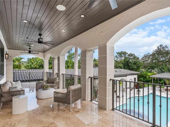 6080 SW 104th St, Pinecrest FL 33156