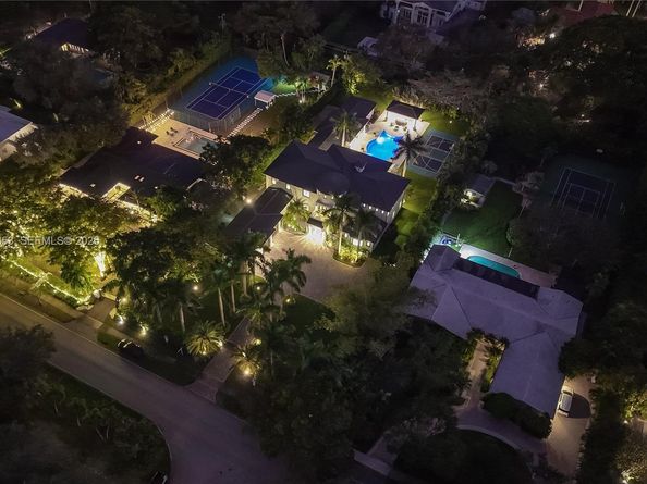 6080 SW 104th St, Pinecrest FL 33156