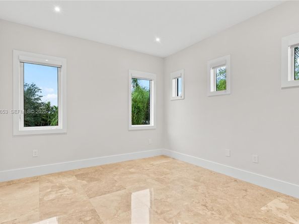 6080 SW 104th St, Pinecrest FL 33156