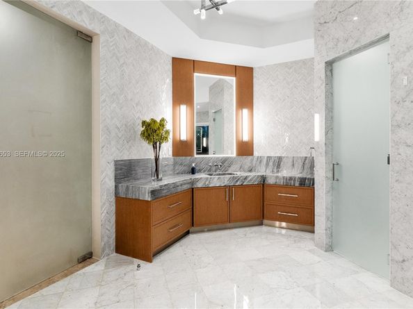 6080 SW 104th St, Pinecrest FL 33156