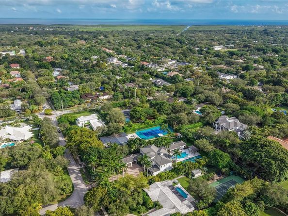 6080 SW 104th St, Pinecrest FL 33156