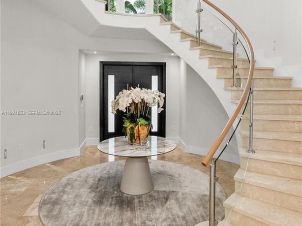 6080 SW 104th St, Pinecrest FL 33156