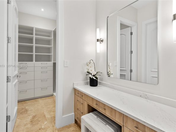 6080 SW 104th St, Pinecrest FL 33156