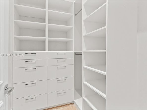 6080 SW 104th St, Pinecrest FL 33156