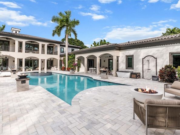 6080 SW 104th St, Pinecrest FL 33156