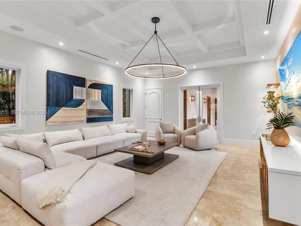 6080 SW 104th St, Pinecrest FL 33156