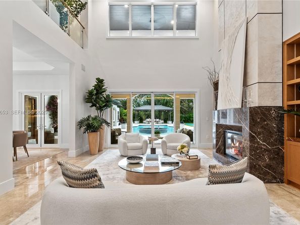 6080 SW 104th St, Pinecrest FL 33156