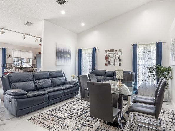 1720 SW 137th Way, Miramar FL 33027