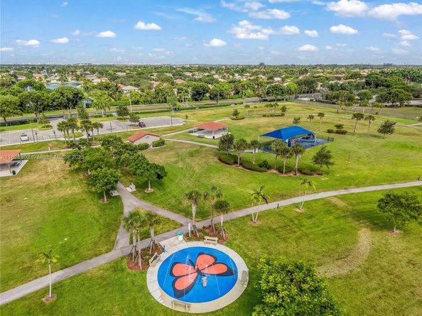 1720 SW 137th Way, Miramar FL 33027
