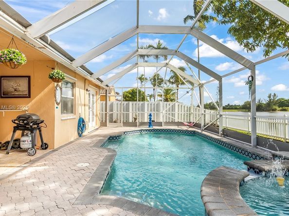 1720 SW 137th Way, Miramar FL 33027