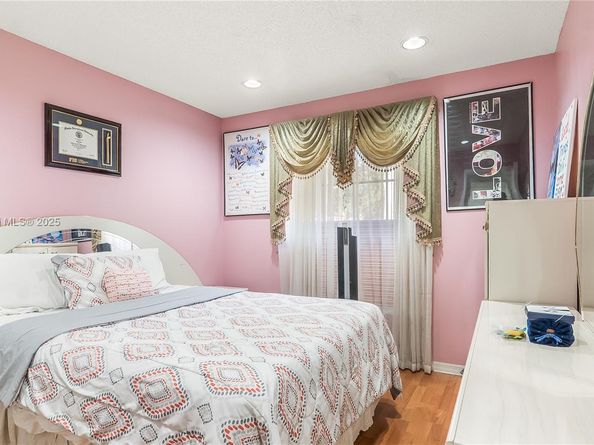 1720 SW 137th Way, Miramar FL 33027