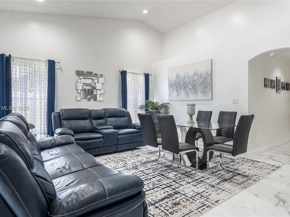 1720 SW 137th Way, Miramar FL 33027