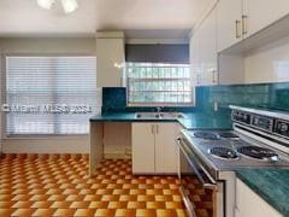 Undisclosed Address #A11705138, Miami FL 33125