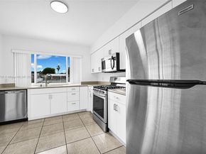 9480 NW 24th Pl, Sunrise FL 33322