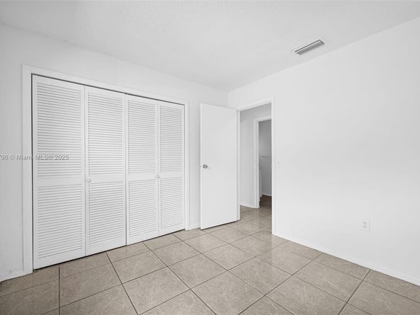 9480 NW 24th Pl, Sunrise FL 33322